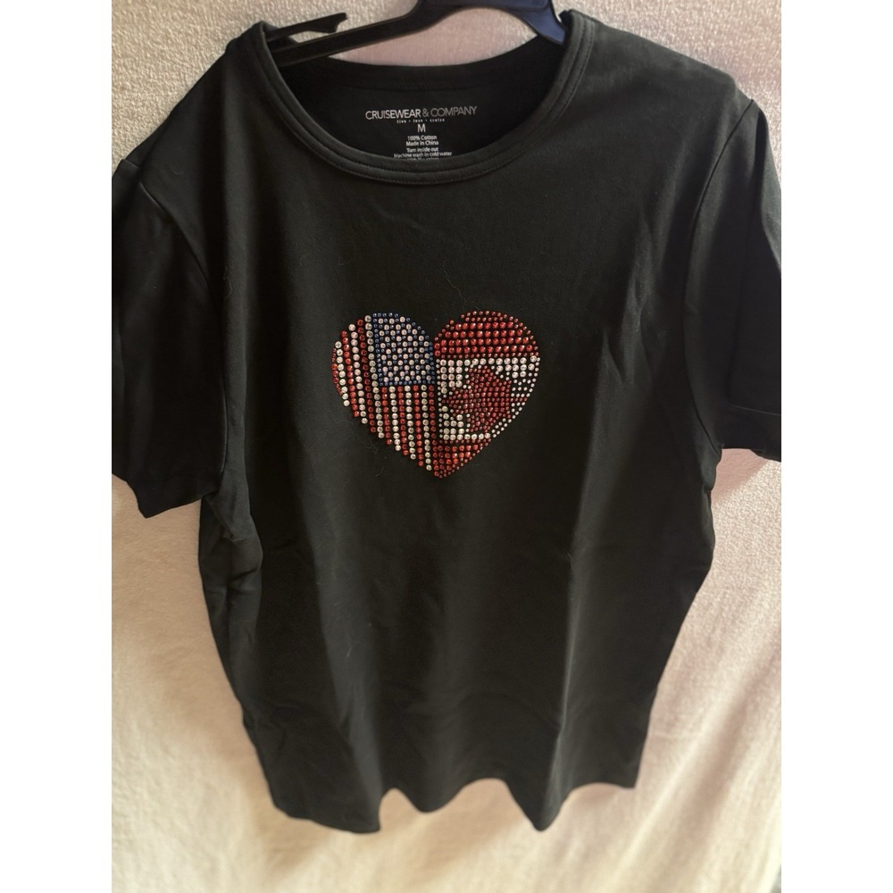 Cruisewear & Company Women's Black Tee Sequins‎ USA Heart Size Medium